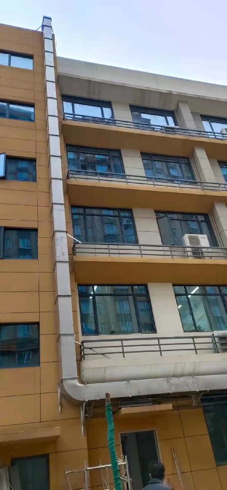 不銹鋼焊接風(fēng)管加工廠空調(diào)通風(fēng)