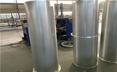 武漢不銹鋼焊接風管加工廠分析有關不銹鋼風管的用途和施工注意事項：